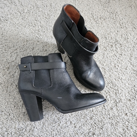 Madewell 'Lonnie' Ankle Bootie Sz 8 Black Leather Stacked Heels Side Flaw - Picture 2 of 8